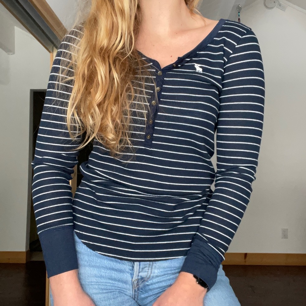 Abercrombie & Fitch long sleeve henley